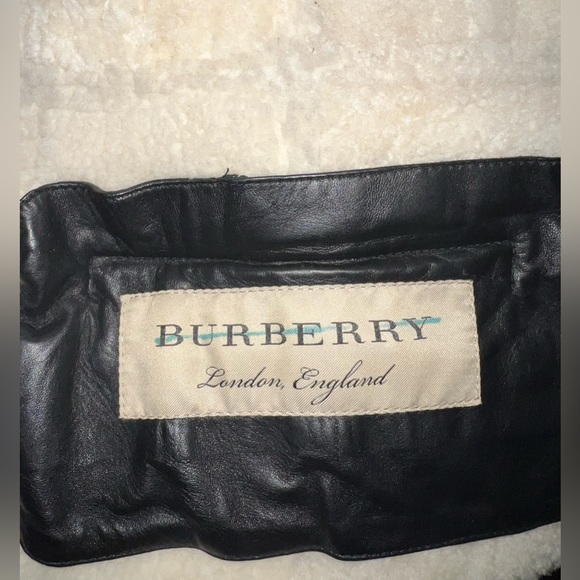 Burberry Patent Leather Jacket with Shearling interior. - Picture 5 of 7
